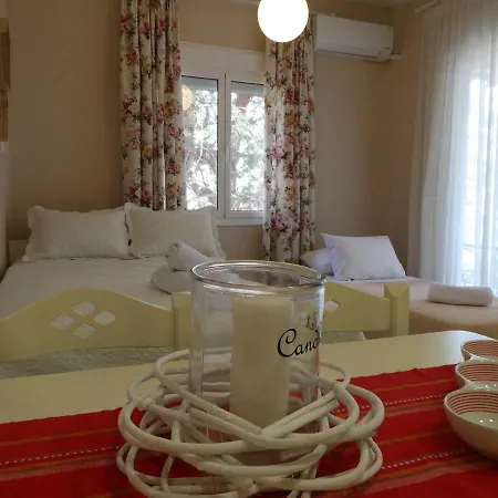 Seaside Studio * Nea Peramos (Macedonia)